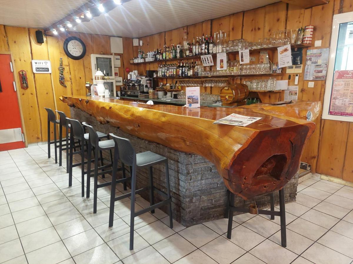 Hotel Restaurant Lancheton Saint-Julien-Mont-Denis エクステリア 写真