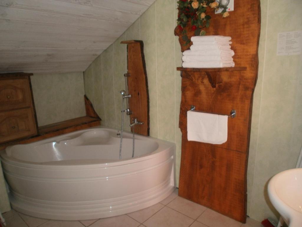 Hotel Restaurant Lancheton Saint-Julien-Mont-Denis 部屋 写真